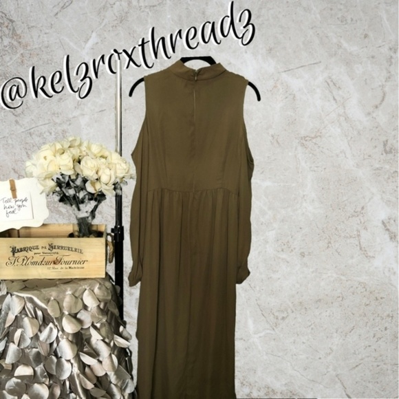 San Joy Cold Shoulder Hi Lo Sleeved Maxi Dress SZ M - Picture 3 of 3